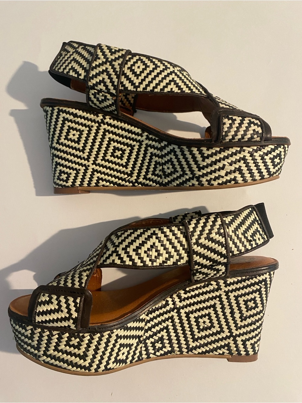 Lucky Brand Black & White Geometric Platform Wedge Sandals